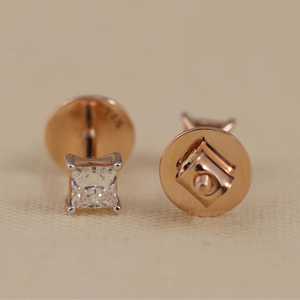 Boucles d'oreilles à visser en diamant de laboratoire taille princesse - Product Image 5