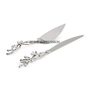 มีดตัดเค้กโลหะเคลือบแป้งสีดำพร้อมที่จับดอกไม้และใบไม้ที่น่าสนใจ - Product Image 3