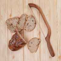 Trancheuse à pain de cuisine professionnelle avec couteau dentelé en acier inoxydable manche en bois en bambou et arc