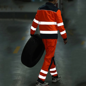 Fournisseur en gros de combinaisons pour techniciens de soudage avec étiquette privée et logo personnalisé pour les importateurs internationaux. - Product Image 1