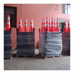 Fabricant professionnel de cône de signalisation en PVC Orange réfléchissant 18 pouces H45cm pour la construction de sécurité et la gestion du trafic - Product Image 4