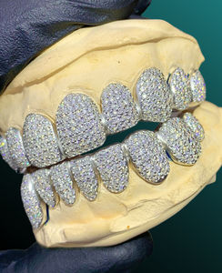 Hip Hop personalizado 925 dientes de plata Grillz Iced Out Moissanite diamante Grillz dientes joyería de plata mejor precio - Product Image 3
