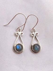 Nouveauté : Boucles d'oreilles pendantes en argent plaqué avec pierre de quartz bleu labradorite, sertie vintage, unisexe, certifiées IGI, HARI OM bouddhiste - Product Image 3