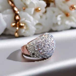 Bague de fiançailles Moissanite or rose bague de mariage solitaire de luxe bague Moissanite scintillante coupe rayonnante cadeau unique pour elle - Product Image 2