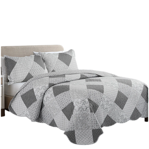 Bộ đồ giường gia đình in hợp thời trang đặt các mẫu và thiết kế thời trang hoàn hảo cho gia đình, phòng khách và cho thuê airbnb - Product Image 1