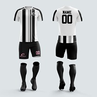 Conjunto de Camiseta y Pantalones Cortos de Fútbol Retro Clásico al por Mayor, Uniforme Unisex Transpirable de Alta Calidad, Secado Rápido, Nuevo Servicio OEM Disponible