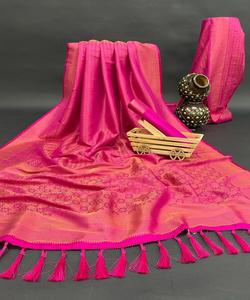 Sari indien traditionnel en soie et rayonne brodé avec tissu en velours pour la saison des mariages - Product Image 2