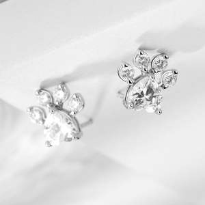 Orecchini a Forma di Zampa in Oro Rosa 14K e Argento Sterling con Cristalli Taglio Pera, Earcuff a Forma di Animale per Regalo - Product Image 4