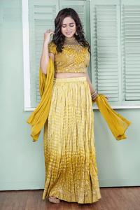 Dola ชุดทำงานผ้าไหมปักลายความยาวถึงพื้นแบบคลาสสิกพร้อมแขนกุดทรงเงาสูง/ต่ำ - Product Image 3