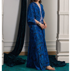Robe en velours 100% parfaite, broderie personnalisée, service OEM de haute qualité, élégante, personnalisée, pour les fêtes, hiver, réversible - Product Image 5