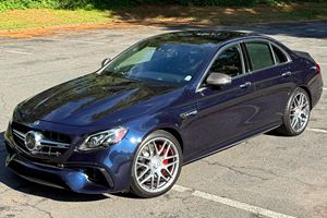 Mercedes-AMG E63 S Sedán 2018 Usado en Excelentes Condiciones, 603 hp, Motor V8 Biturbo, Tracción en las Cuatro Ruedas, Color Azul Lunar Metálico - Product Image 3