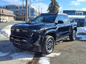 Toyota Tacoma 2025 d'occasion en excellent état - Product Image 2