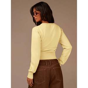 Pull court en maille ouverte à manches longues pour femme - Coton respirant, chaud et tendance avec broderie boutonnée, grandes tailles - Product Image 3