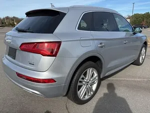 Audi Q5 2.0T Tech Premium Usado, Año 2018 - Product Image 5