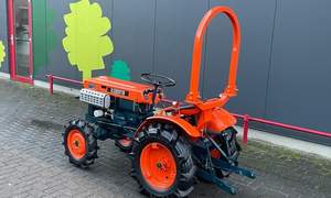 Mejor Oferta: Mini Tractor Kubota B7000 de 16 HP, Tractor Utilitario Compacto 4x4 con Transmisión Manual para Trabajos en Pequeñas Granjas y Jardines - Product Image 3