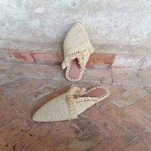 Vente en gros de pantoufles et sandales marocaines faites à la main en raphia, chaussures tissées écologiques pour femmes et hommes, commande en gros, fournisseur direct - Product Image 1