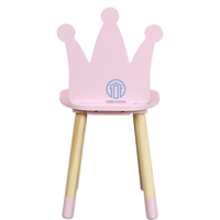 Verkaufsschlager rosa hölzerner kronenförmiger kinderstuhl, natürlicher handgefertigter holzstuhl für kinder made in Vietnam großhandel