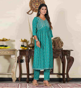 Yash Gallery Của Phụ Nữ Giản Dị Màu Xanh Lá Cây Hoa In Thêu Aliya Cắt Kurta Với Mắt Cá Chân Chiều Dài Pant & Dupatta Mô Hình Trang Trí - Product Image 3