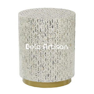 Bela Artisan Table de tabouret en bois réglable avec design moderne Caractéristiques Décoration et rangement pour appartement, hôtel ou chambre à coucher - Product Image 1