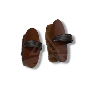 Venta caliente 5cm Cepillo de limpieza de caballos de madera de alta calidad Cerdas naturales largas Cerdas de cuerpo suave para productos de cuidado de caballos - Product Image 4