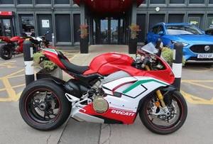 มอเตอร์ไซค์สปอร์ต Panigale V4S ปี 2023 ความจุ 1103 ซีซี เบนซิน เกียร์ธรรมดา ยูโร 4 (214 แรงม้า) รถมอเตอร์ไซค์สำหรับแข่ง ผ่านการทดสอบอย่างสมบูรณ์ พร้อมขาย - Product Image 3