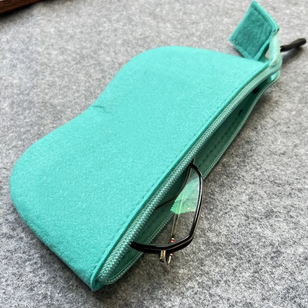 Toptan özel renkli renkler keçe gözlük kılıfı yumuşak gözlük çanta keçe güneş gözlüğü durumda