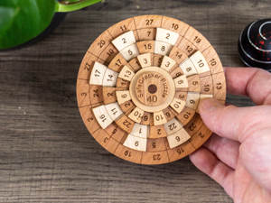 Jeu de casse-tête en bois avec anneaux numérotés rotatifs pour stimuler l'esprit, le jeu de logique et le développement des compétences cognitives - Product Image 2