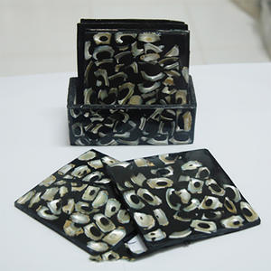 โรงงานผลิตที่รองแก้วเปลือกหอยจากบาหลี SEASHELL JEWELRY ที่รองแก้วบนโต๊ะอาหาร แก้ว และแผ่นรองจาน พร้อมงานฝีมือโมเสคตกแต่ง - Product Image 1