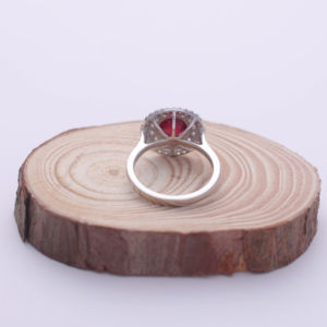 Bague de fiançailles pour femme en argent sterling 925 massif avec pierre précieuse ronde rouge de 2,21 carats cultivée en laboratoire, double halo et diamant rond - Product Image 4