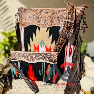 Nouveau sac à main en cuir usiné aztèque de Style traditionnel occidental sac à bandoulière coloré pour femmes et pochette de bracelet ensemble Combo Unique - Product Image 1