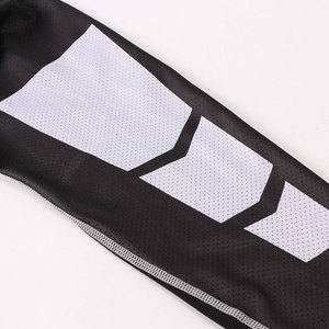 Vêtements pour adultes en stock Chemise de compression en polyester respirant de taille personnalisée Rash Guard pour adultes - Product Image 4