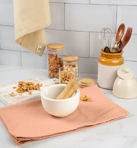 Par de Paños de Cocina de Algodón de Color Sólido, Color Durazno Plegado y Beige Colgante, Tono Neutro, Disponible a Precios de Mayoreo. - Product Image 1