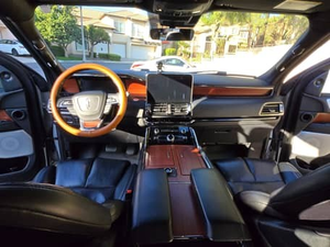 2020 pour Navigator Reserve SUV de luxe électrique à grande autonomie, intérieur lumineux, moteur atmosphérique 4L, transmission automatique, transmission intégrale, États-Unis - Product Image 4