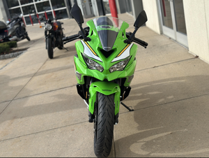Notre haute qualité Nouveau 2025 Kawasakis NINJAS ZX 4RR KRT Edition ABS PRÊT À ÊTRE EXPÉDIÉ DANS LE MONDE ENTIER - Product Image 2