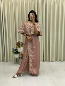 Robe de créateur élégante en papier d'aluminium avec de superbes détails en aluminium pour les fêtes, les mariages et les occasions spéciales - Product Image 2