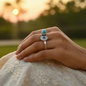 Bague ajustable en argent 925 pour femmes, incrustation de pierre turquoise avec un design en spirale romantique, plaqué or rose, style tendance - Product Image 3