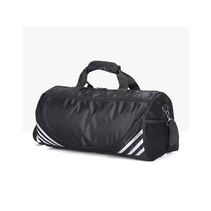 Sac de voyage et de sport imperméable personnalisé pour hommes – Sac de fitness portable grande capacité, design tendance - Product Image 4