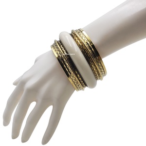 Brazalete de latón grueso hecho a mano con resina, joyería africana, pulsera de latón, bohemio, gitano - Product Image 1