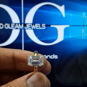 Anillo solitario de diamante cultivado en laboratorio, anillo de bodas de diamante de corte esmeralda de 3,00 CT, Diamante de laboratorio E/VVS, anillo de ajuste cómodo, regalo para ella - Product Image 5