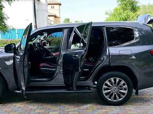 SUV GRAND TOURING 2023-2024, 4.5L Euro IV, Asientos de Cuero, Techo Panorámico, Transmisión Automática, Interior Oscuro Usado, 6 Cilindros - Product Image 4