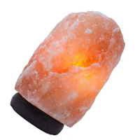Lámpara de sal rosa del Himalaya con forma de pirámide Feng Shui decorativa USB de alta calidad tallada en roca natural OEM personalizado de Pakistán