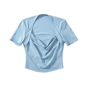 Elegante Camiseta básica para mujer con mangas cortas y escote redondo hecha de tela suave adecuada para uso diario informal OEM - Product Image 5