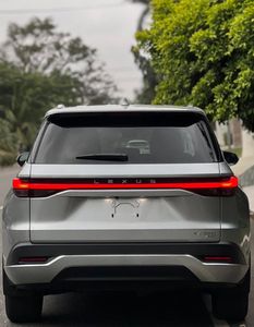 L_exus TX 350 Luxury AWD SUV ปี 2024 รุ่นยอดนิยม - Product Image 3