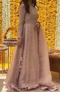 Traje de Chifón de Lujo para Eid, Estilo Pakistaní, Vestido Festivo Bordado para Mujer con Acabado de Calidad Boutique - Product Image 4