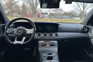รถเบนซ์ AMG E53 ปี 2019 สภาพดี ใช้งานน้อย 20,700 ไมล์ เครื่องยนต์เทอร์โบ 6 สูบ 429 แรงม้า ระบบขับเคลื่อนสี่ล้อ ไม่ได้ดัดแปลงมากนัก - Product Image 4