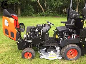 Mini tracteur agricole professionnel 4WD Kioti WD1260 avec tondeuse à pointe élevée Tracteur à 4 roues avec roulement de moteur à pompe professionnel - Product Image 6