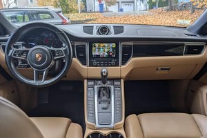 Offre exceptionnelle Nouveau 2017 Poo-rscc-he Macann GTS Premium SUV compact de luxe foncé avec caméra arrière Conçu pour des performances dynamiques et un confort optimal - Product Image 5