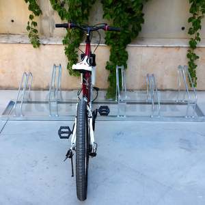 Support de stationnement vertical pour vélos en acier galvanisé, 6 emplacements, 40x210 cm, en acier inoxydable et aluminium - Product Image 4