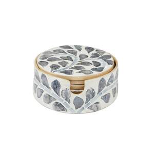 Sous-verres élégants en nacre conçus pour la protection des tables à manger de luxe et la décoration intérieure - Product Image 1