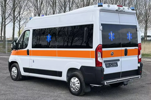 Meilleures Ventes Authentiques L2H2 4x2 Utilisation Urbaine Ambulance Van Toit Haut 3.5L Essence Manuelle Volant à Gauche Double - Product Image 2